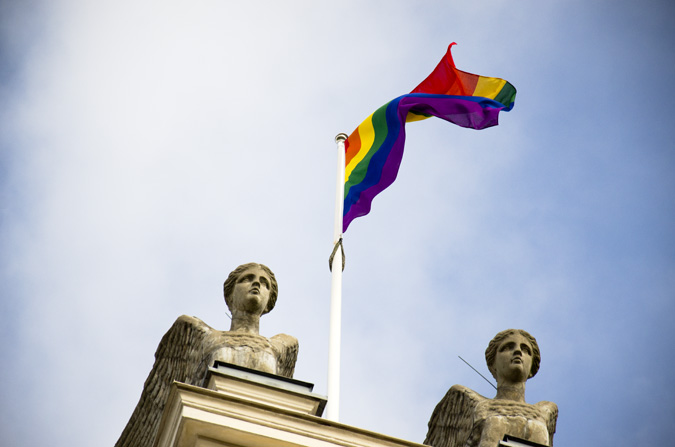 Regnbågsflaggan på Universitetshuset 2015